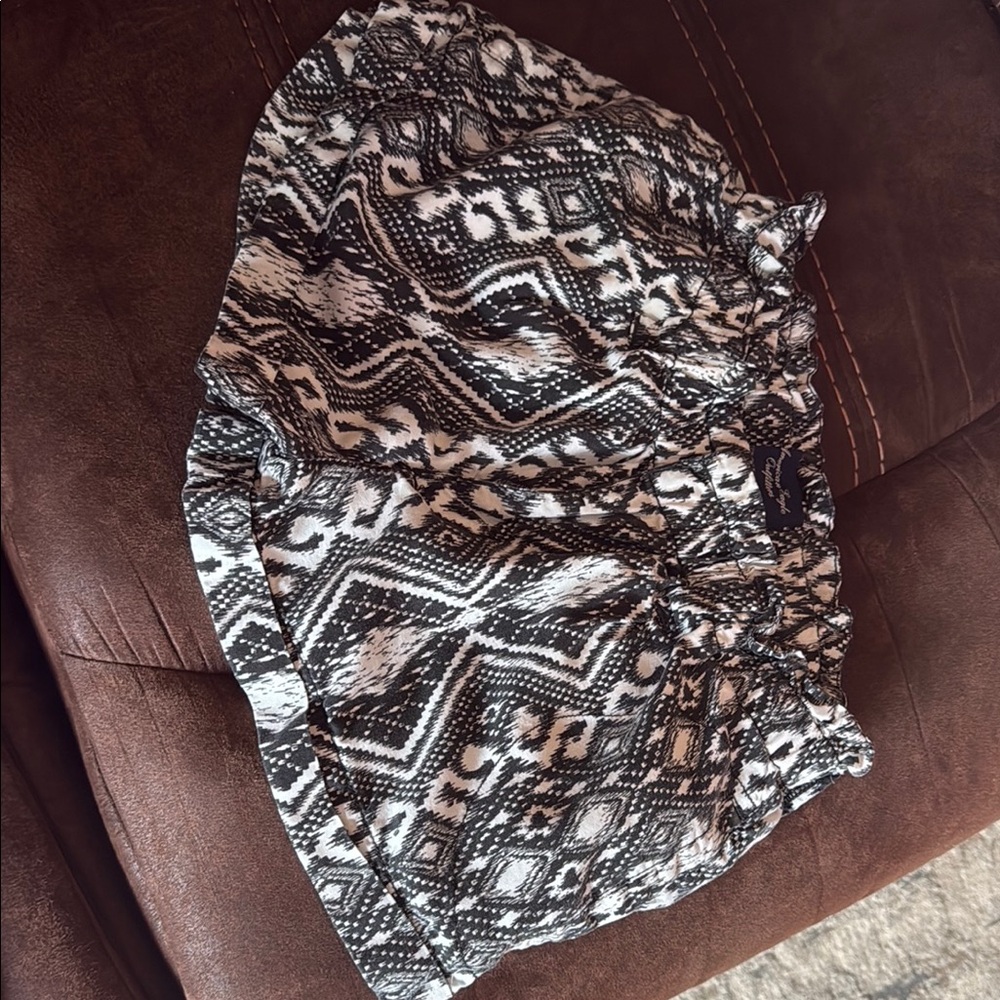 American Eagle Outfitters Black and White Patterned Skirt